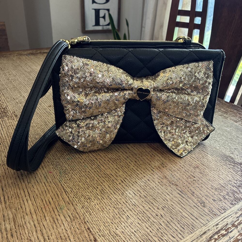 Betsy Johnson Big Gold Glitzy Bow Crossbody Purse Great Condition 9.5” L x 6” H